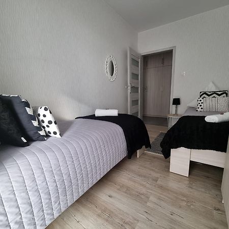 Q Apart Gold-Trzy Pokoje, Manufaktura, Klimatyzacja I Garaz Gratis, Tv Max, Fv, Gwarancja Zadowolenia Lodž Exteriér fotografie