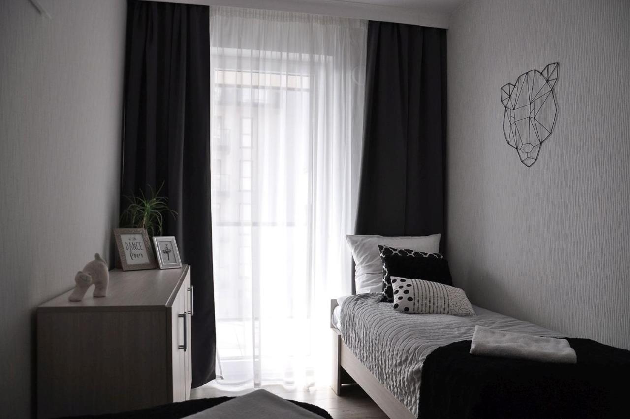 Q Apart Gold-Trzy Pokoje, Manufaktura, Klimatyzacja I Garaz Gratis, Tv Max, Fv, Gwarancja Zadowolenia Lodž Exteriér fotografie