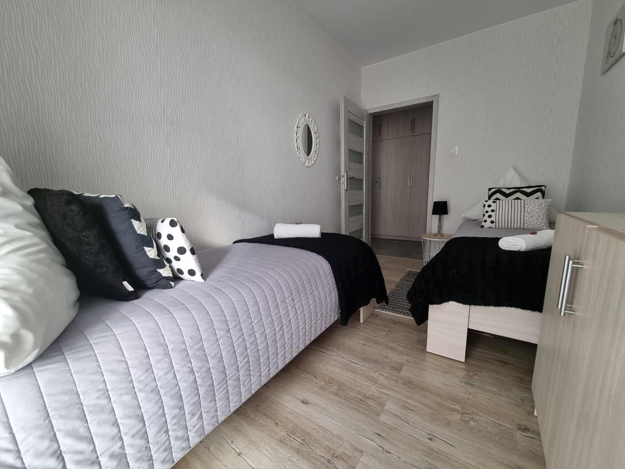 Q Apart Gold-Trzy Pokoje, Manufaktura, Klimatyzacja I Garaz Gratis, Tv Max, Fv, Gwarancja Zadowolenia Lodž Exteriér fotografie