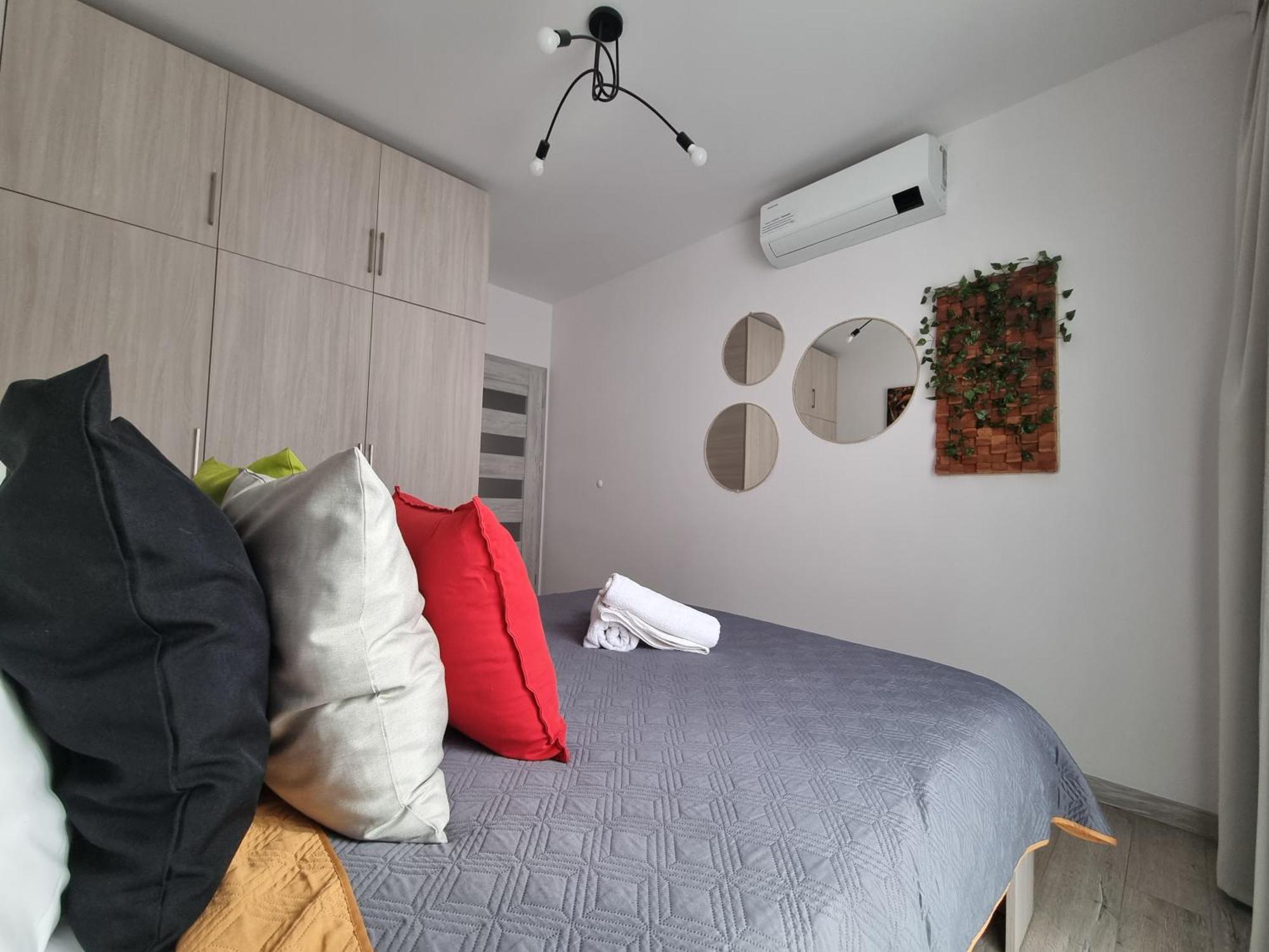 Q Apart Gold-Trzy Pokoje, Manufaktura, Klimatyzacja I Garaz Gratis, Tv Max, Fv, Gwarancja Zadowolenia Lodž Exteriér fotografie